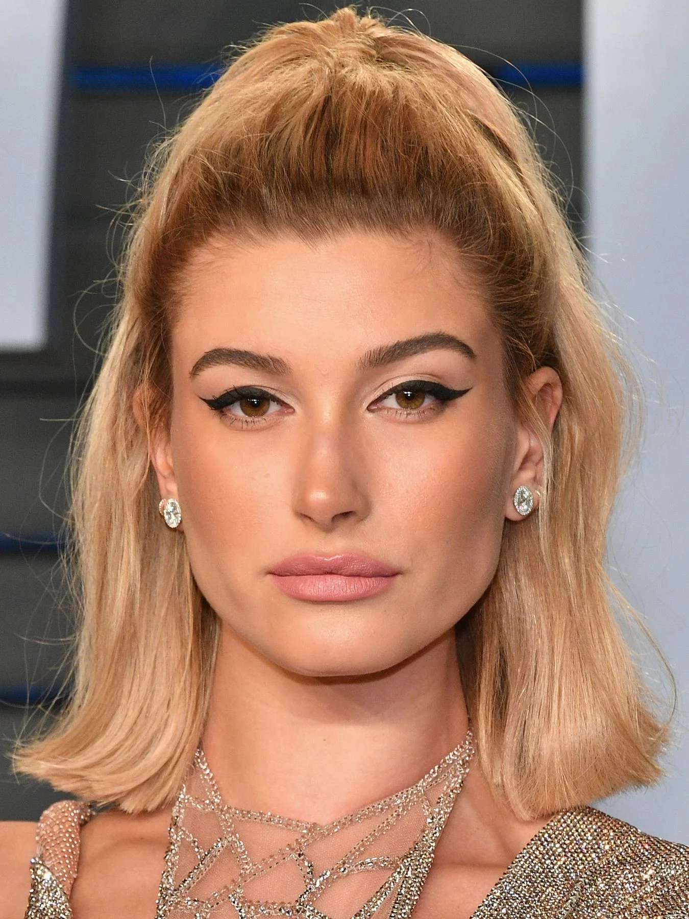 Hailey Bieber’s Effortless Glam Routine Captivates Beauty Fans Once Again post thumbnail image
